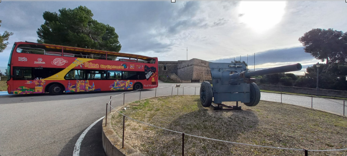 El Castillo de San Carlos se incorpora a la ruta de los autobuses turísticos de Palma