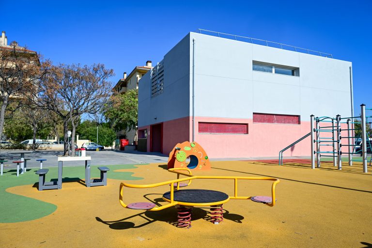 Palma invierte cerca de 80.000 euros en mejorar el casal de barri y el parque infantil de Son Cotoner