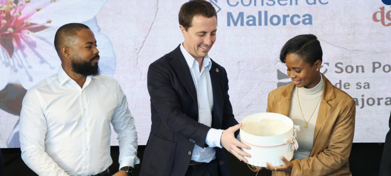 El proyecto “Sentir Mallorca” recibe el V premio Flor d’Ametler por su labor de divulgación del producto local