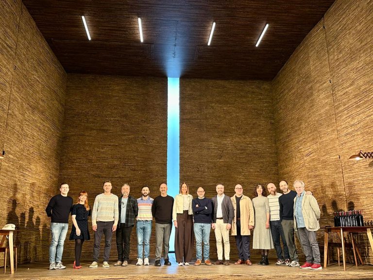 El Teatre Principal estrena “L’enemic”, una adaptación contemporánea del clásico de Ibsen