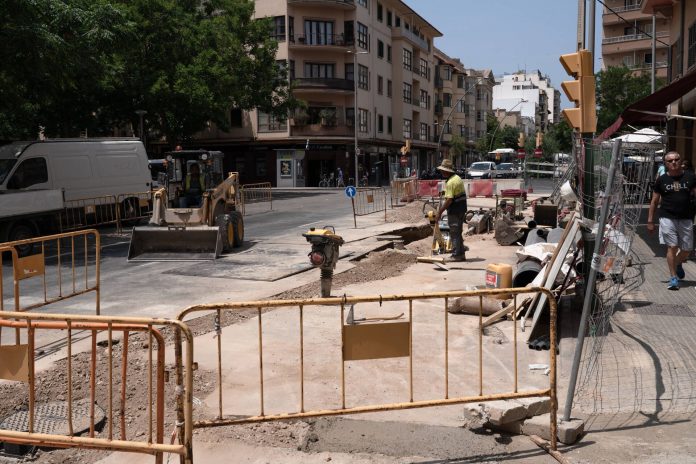 Cort amplía el plazo de las obras de reurbanización de la calle General Ricardo Ortega