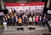 Palma se suma a la Red de Ciudades LALIGA para combatir el odio en el deporte Palma se suma a la Red de Ciudades LALIGA para combatir el odio en el deporte El alcalde participa en la presentación de esta iniciativa que refuerza el papel de los municipios en la promoción de valores como el respeto y la convivencia Palma, 28 de abril de 2026. El alcalde de Palma, Jaime Martínez Llabrés, ha participado en la presentación de la Red de Ciudades LALIGA, una iniciativa impulsada por la Federación Española de Municipios y Provincias y LALIGA para combatir el odio, el racismo y la discriminación en el ámbito deportivo. El acto, celebrado en la sede de la FEMP, ha contado también con la presencia del primer teniente de alcalde y regidor de Deportes, Javier Bonet. Una alianza para fomentar el respeto en el deporte La Red de Ciudades LALIGA nace con el objetivo de articular un marco de colaboración entre ayuntamientos, instituciones y el sector deportivo, impulsando acciones de sensibilización y promoviendo valores como el respeto, la convivencia y el juego limpio. Durante la presentación, la presidenta de la FEMP, María José García-Pelayo, destacó que “los ayuntamientos y LALIGA juegan un partido en el que los ganadores serán los ciudadanos”, subrayando la necesidad de hacer frente a los mensajes racistas y xenófobos. Por su parte, el presidente de LALIGA, Javier Tebas, señaló que esta red es fruto de meses de trabajo y permitirá impulsar acciones más eficaces contra el odio, la intolerancia y el acoso en el deporte. El acto contó también con la intervención del presidente del Senado, Pedro Rollán, quien puso en valor el papel de los municipios como agentes clave para promover un deporte basado en valores. 36 ciudades comprometidas La red está integrada por 36 ciudades con equipos de fútbol profesional, además de la FEMP como entidad representativa del conjunto de municipios españoles adheridos a la iniciativa. Con su participación, el Ajuntament de Palma refuerza su compromiso con la promoción de un deporte inclusivo y respetuoso, contribuyendo a la construcción de una sociedad más cohesionada y libre de discriminación.