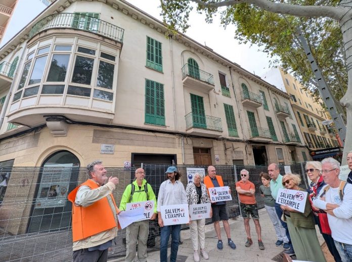 ARCA alerta de una protección insuficiente del edificio de Bennazar en 31 de Diciembre pese a salvar su fachada ARCA alerta de una protección insuficiente del edificio de Bennazar en 31 de Diciembre pese a salvar su fachada