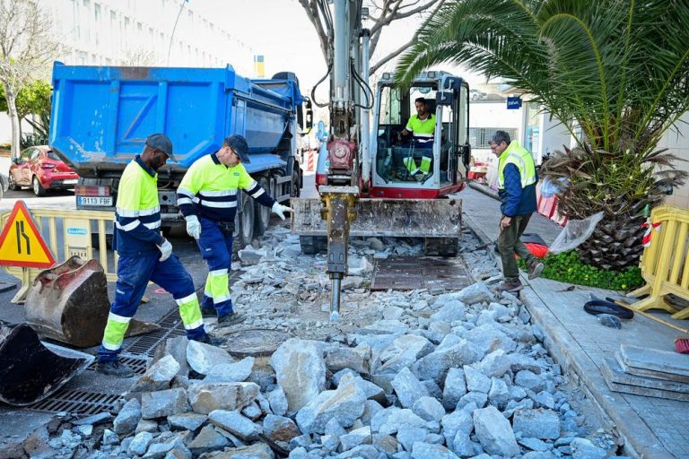 Palma inicia la reforma integral de las aceras en Gremi Ferrers para mejorar accesibilidad y seguridad en Son Castelló