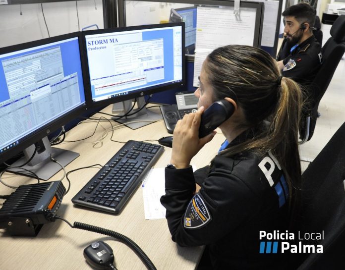 Palma refuerza la sala del 092 con una pantalla hiper wall para mejorar la gestión de emergencias