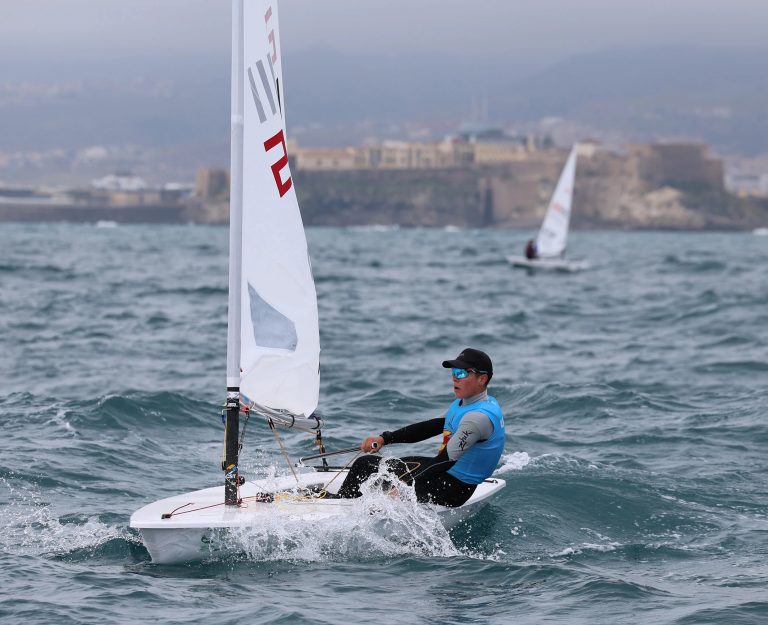 Nikko Palou se proclama campeón de España de la clase ILCA 6 en Melilla