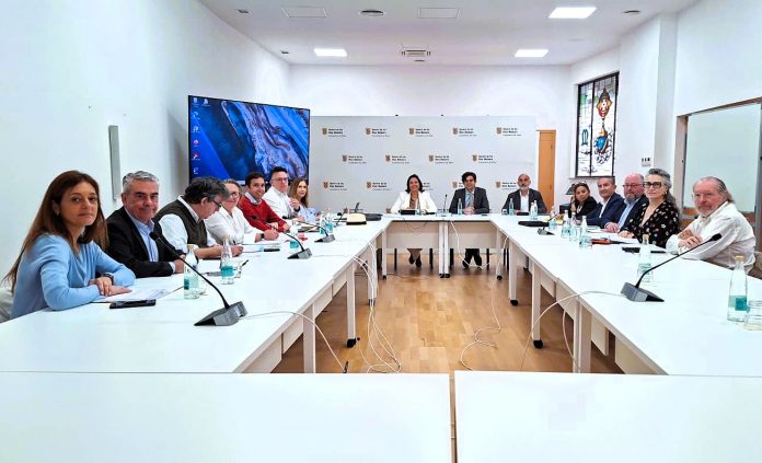 CAEB valora los avances del convenio con el Govern para agilizar la gestión de las bajas laborales