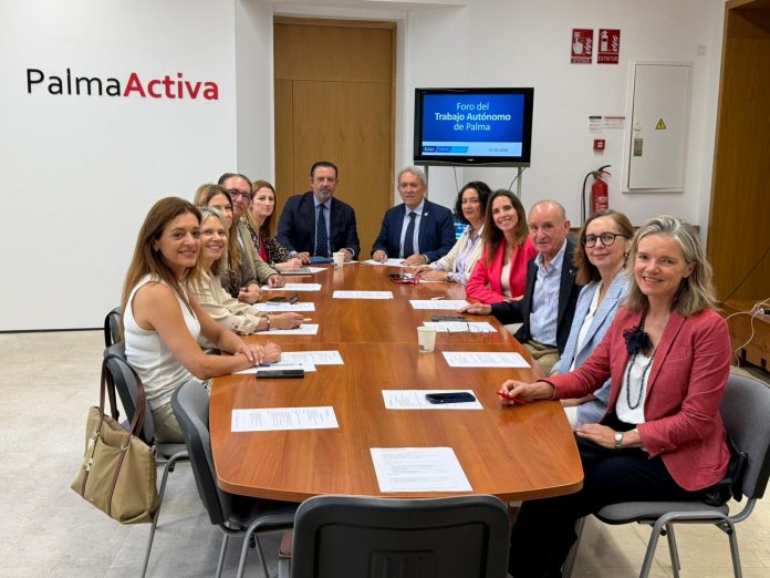 El Govern defiende en Palma la colaboración institucional y las ayudas para reforzar el trabajo autónomo