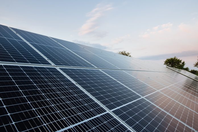 El Govern fija nuevos criterios ambientales para proyectos fotovoltaicos y sistemas de almacenamiento energético