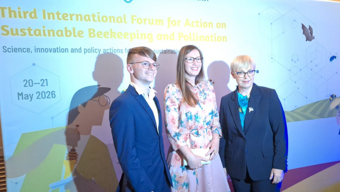 El proyecto Bee-etal Lab de la UIB recibe en Eslovenia el prestigioso premio internacional “Golden Bee”