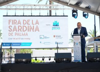 Palma inaugura la II Fira de la Sardina con más de 25 recetas y una nueva plaza dedicada al vino blanco Palma inaugura la II Fira de la Sardina con más de 25 recetas y una nueva plaza dedicada al vino blanco