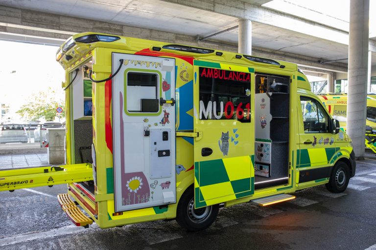 Salud incorpora una nueva ambulancia pediátrica de alta complejidad para traslados urgentes en Baleares