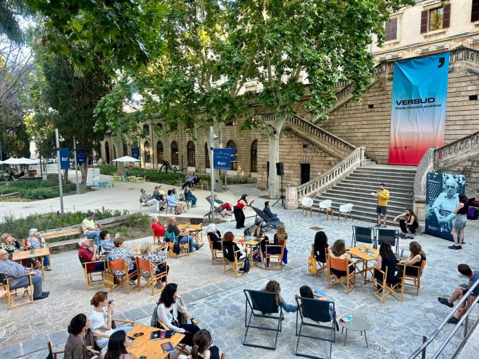 La Reading Party dedicada a Blai Bonet llena La Misericòrdia en una nueva jornada del ciclo poético Versud
