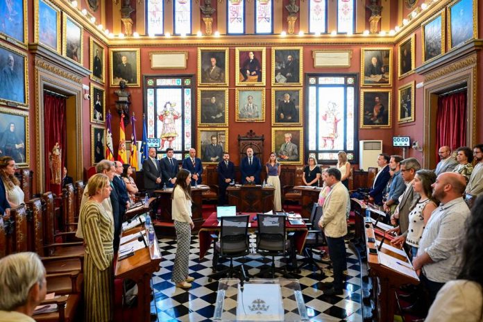 Palma guarda un minuto de silencio en apoyo a las víctimas del terremoto de Venezuela