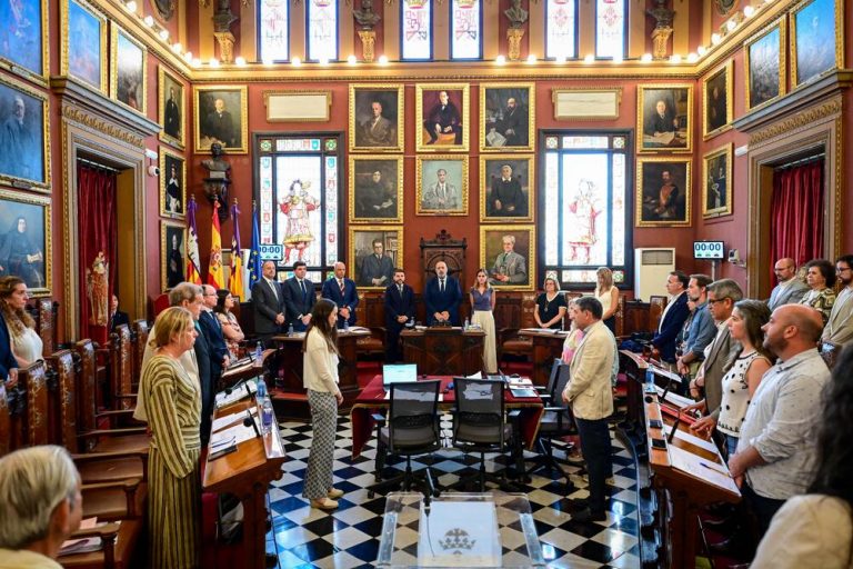 Palma guarda un minuto de silencio en apoyo a las víctimas del terremoto de Venezuela