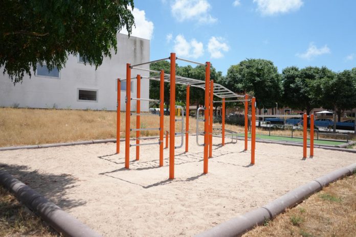Son Ferriol estrena dos nuevos parques de calistenia y zonas de estiramientos tras una inversión municipal de 60.000 euros
