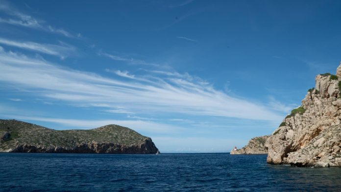 El Govern presenta el nuevo Plan Rector de Uso y Gestión de Cabrera, que protegerá la mayor zona marina del Mediterráneo
