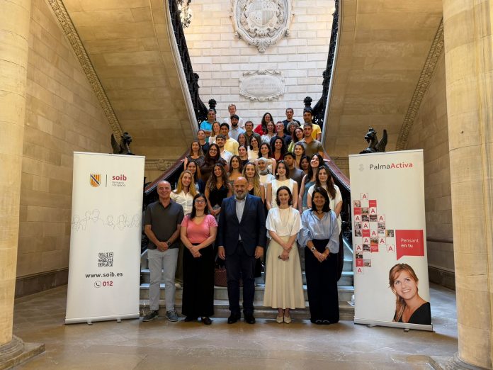 Veintidós jóvenes adquieren su primera experiencia laboral en el Ayuntamiento de Palma gracias al programa Jóvenes Cualificados del SOIB