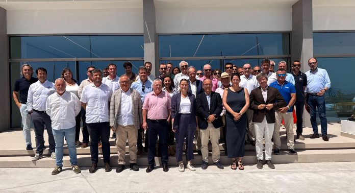 Marga Prohens respalda a los clubes náuticos baleares y destaca su papel en la cohesión social y la formación de jóvenes