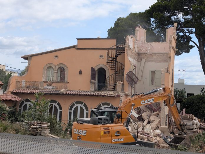 ARCA denuncia una demolición «irregular y peligrosa» en Cas Coronel y acusa a las instituciones de abandonar el patrimonio
