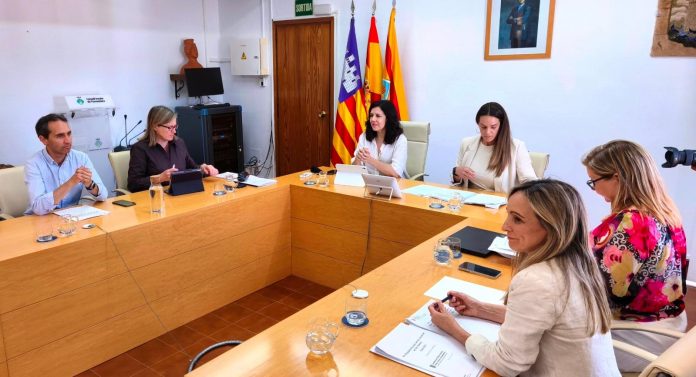 El Consell de Mallorca impulsa nuevas medidas para reforzar los servicios sociales y la atención a las familias vulnerables