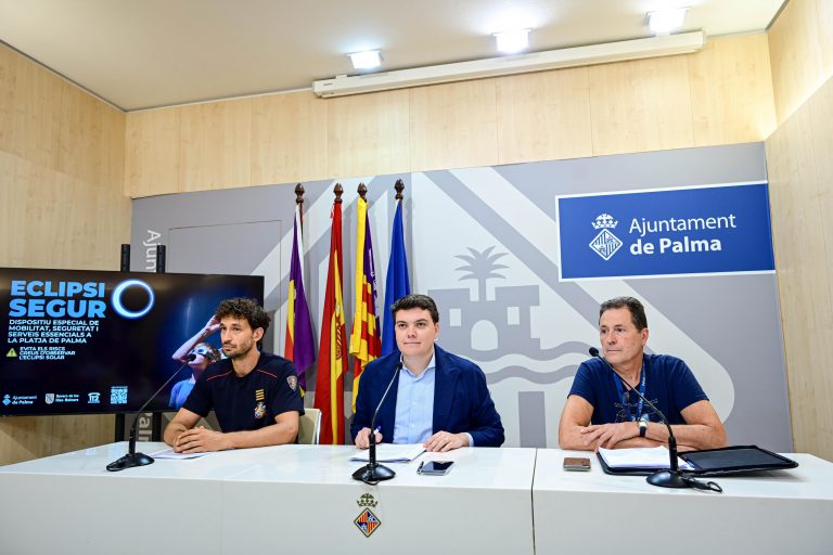 Palma habilita un sistema de acreditaciones para acceder en coche a Platja de Palma durante el eclipse solar