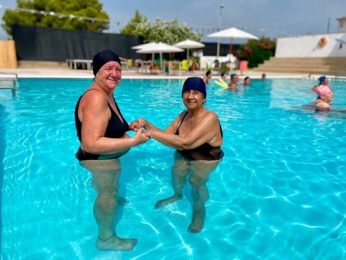 Impulso a las actividades terapéuticas y comunitarias en la piscina del Llar d'Ancians