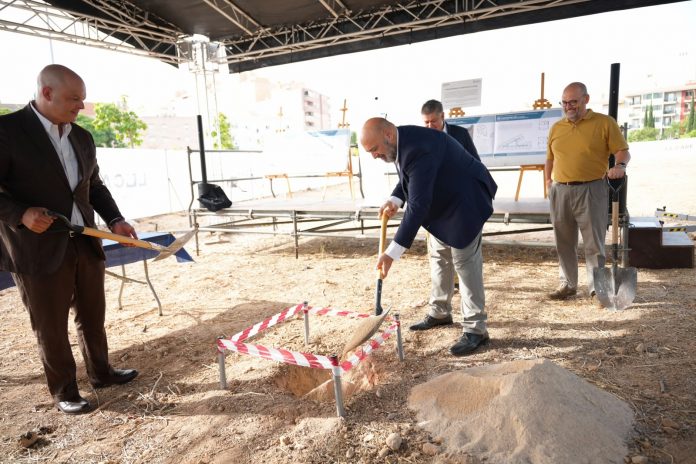 Palma inicia la construcción de 80 viviendas de alquiler asequible en Son Ferragut dentro del Plan Municipal de Vivienda Palma inicia la construcción de 80 viviendas de alquiler asequible en Son Ferragut dentro del Plan Municipal de Vivienda