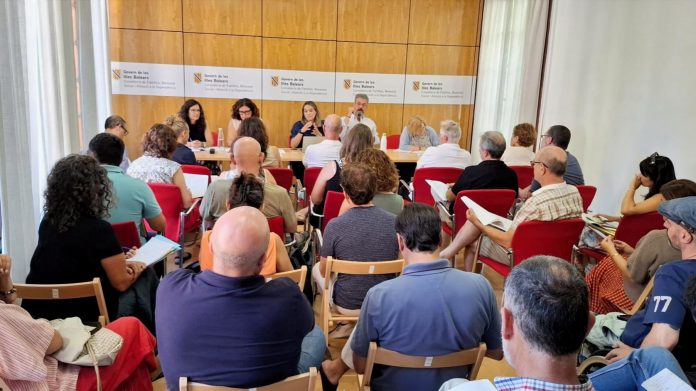 El Govern informa a las entidades sobre la convocatoria de 34 millones para reforzar la red de inclusión social