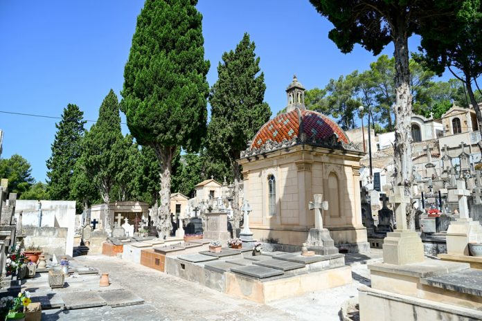La Empresa Funeraria Municipal asume la gestión del Cementerio de Génova La Empresa Funeraria Municipal asume la gestión del Cementerio de Génova
