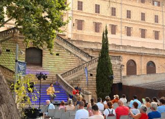 Música, teatro y actividades familiares protagonizan el verano en La Misericòrdia hasta el 17 de septiembre Música, teatro y actividades familiares protagonizan el verano en La Misericòrdia hasta el 17 de septiembre