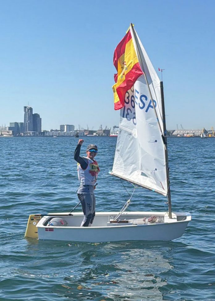Lluc Bestard hace historia al conquistar su segundo Campeonato de Europa consecutivo de Optimist