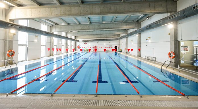 La piscina municipal Marga Crespí permanecerá abierta durante todo el mes de agosto