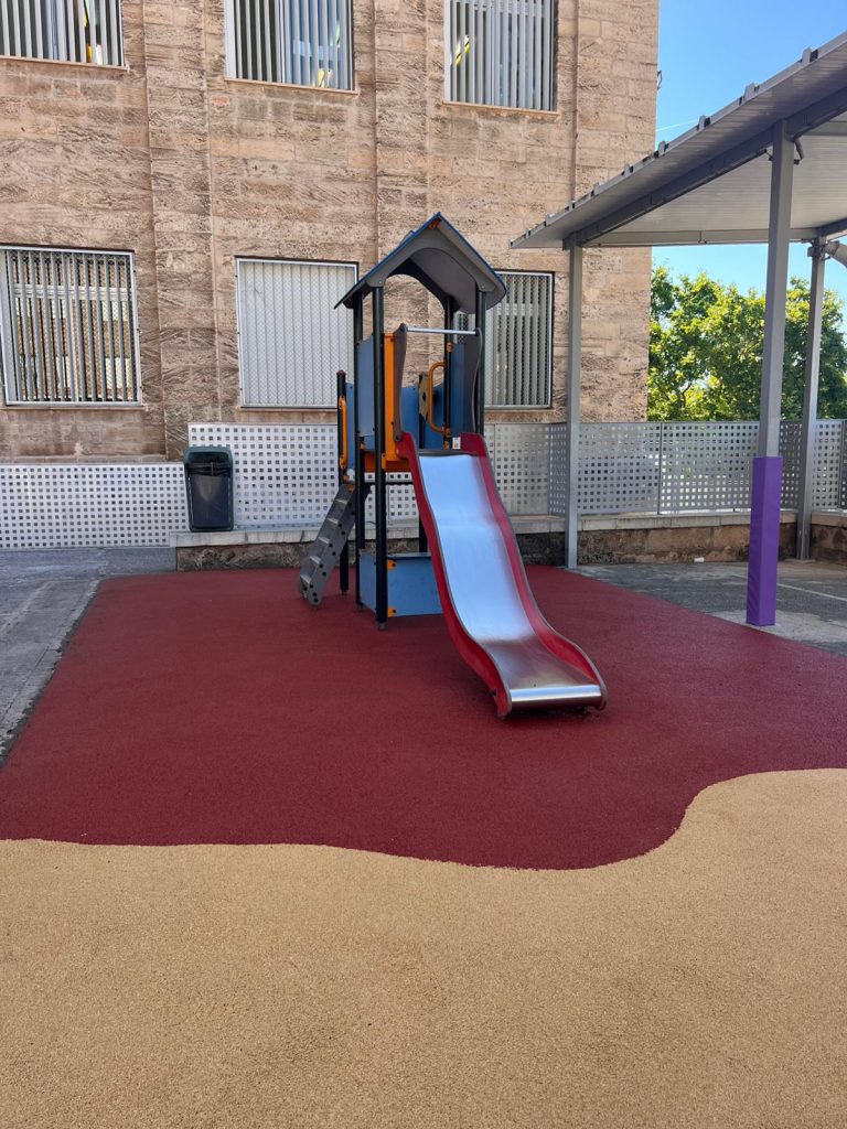 Educación invirtió cerca de 600.000 euros en mejoras de centros educativos de Palma durante el curso 2025-2026
