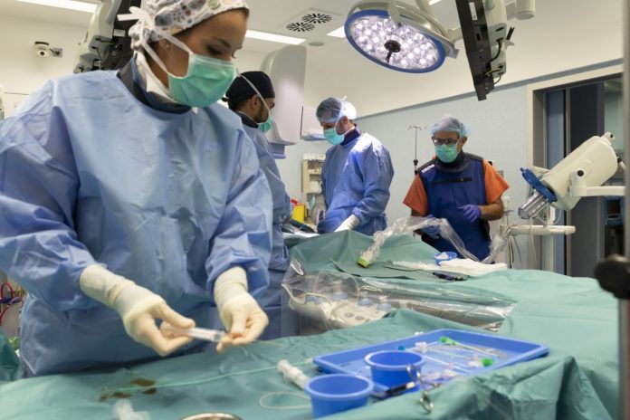 Son Espases incrementa su plantilla un 8 % en tres años y alcanza los 5.822 profesionales