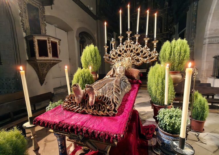 81 lechos de la Virgen María se exponen en Mallorca por la festividad de la Asunción