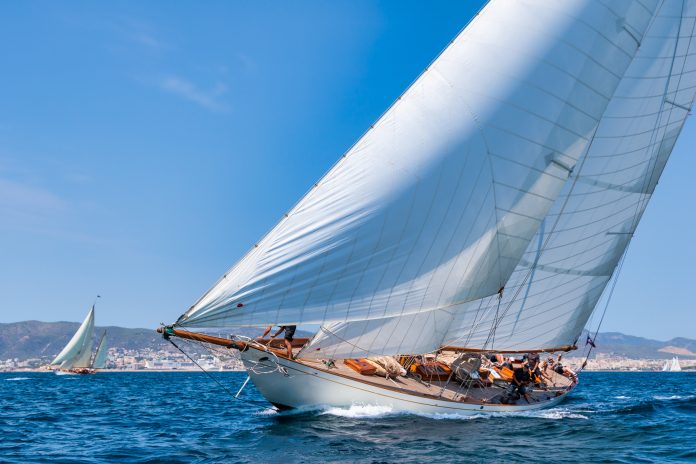 El Hallowe’en celebra sus cien años compitiendo en la Regata Illes Balears Clàssics