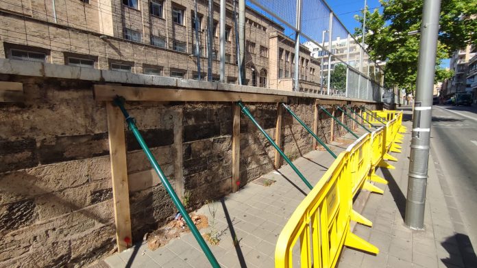 Educación destina cerca de 348.000 euros a reparar el muro perimetral del CEIP Rei Jaume I