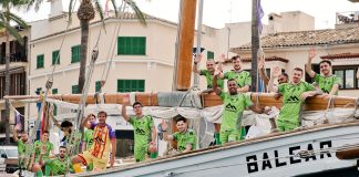 El Palma Futsal elige la histórica embarcación La Balear para su foto oficial de la temporada El Palma Futsal elige la histórica embarcación La Balear para su foto oficial de la temporada