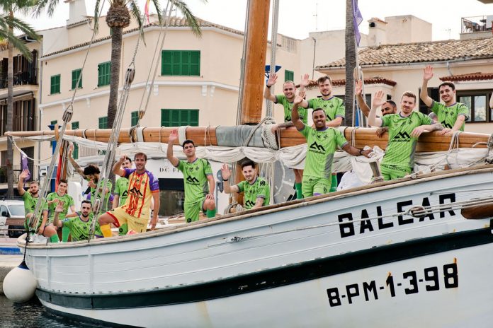 El Palma Futsal elige la histórica embarcación La Balear para su foto oficial de la temporada El Palma Futsal elige la histórica embarcación La Balear para su foto oficial de la temporada
