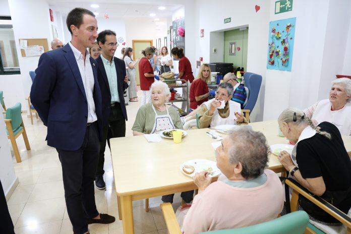 Se amplía un 41,5% la atención a domicilio para personas mayores dependientes