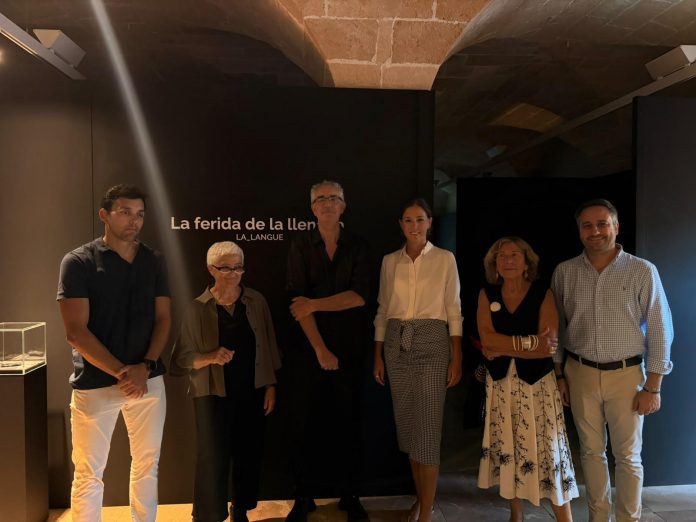 La exposición de Nora Ancarola sobre la lengua, la migración y el exilio abre sus puertas en La Misericòrdia La exposición de Nora Ancarola sobre la lengua, la migración y el exilio abre sus puertas en La Misericòrdia