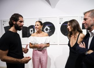 «Digital Splash» convierte la inauguración del último proyecto de Fabrizio Plessi en un homenaje al artista «Digital Splash» convierte la inauguración del último proyecto de Fabrizio Plessi en un homenaje al artista