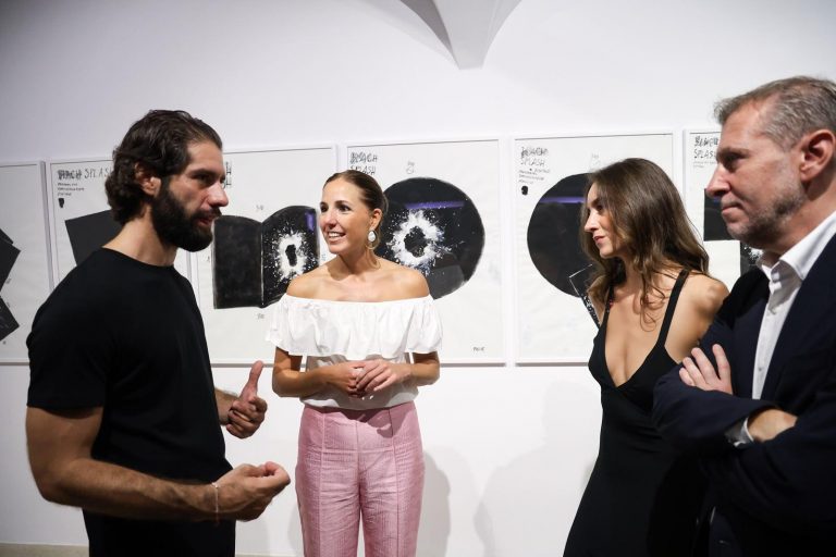 «Digital Splash» convierte la inauguración del último proyecto de Fabrizio Plessi en un homenaje al artista