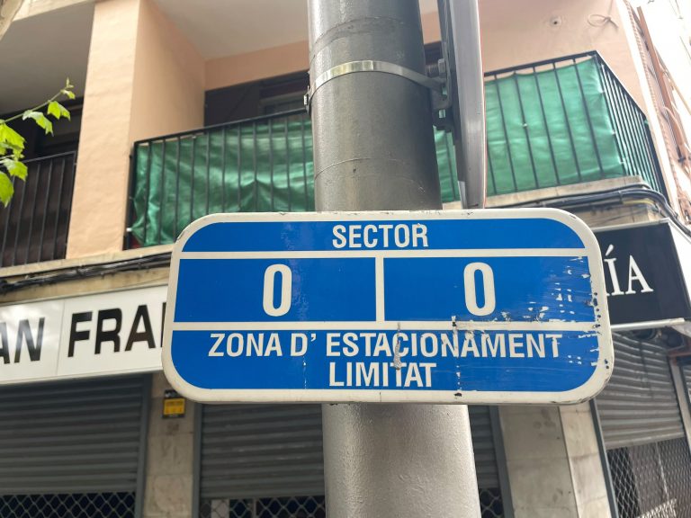 Flipau amb Pere Garau pide revisar el reparto de plazas ORA para equilibrar la rotación y el aparcamiento de residentes