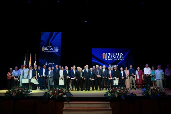 El Consell reconoce a 27 personas y entidades con sus máximas distinciones de 2026 El Consell reconoce a 27 personas y entidades con sus máximas distinciones de 2026