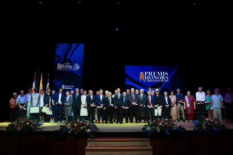 El Consell reconoce a 27 personas y entidades con sus máximas distinciones de 2026