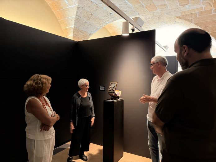 La Misericòrdia acoge una exposición de Nora Ancarola sobre la lengua, las migraciones y el exilio