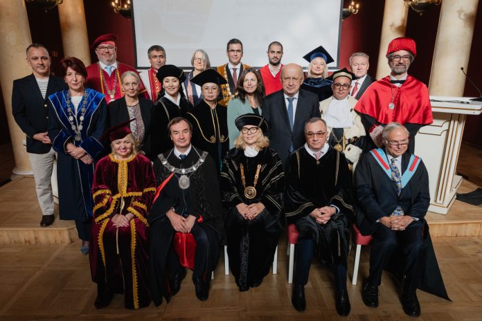 La UIB se adhiere a la Magna Charta Universitatum y refuerza su compromiso con la libertad académica