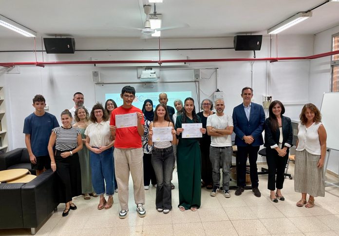 Dos estudiantes de institutos de Palma, premiadas por sus trabajos de investigación en el IdISBa
